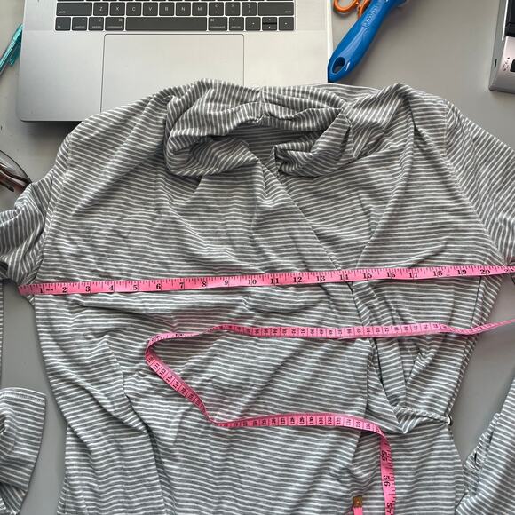 Lululemon Gray Stripe radiant Long Sleeve Wrap Front Top *8-10 - Picture 7 of 9